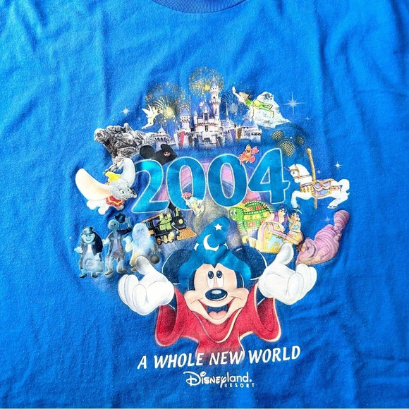 Vintage 2004 Disneyland  World Short Sleeve Tee - Picture 5 of 14